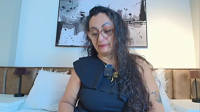AlessandraLeroy online show from 05-11-26, 12:06
