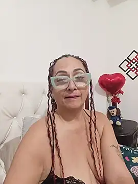 Snapshot of AlessandraLeroy chatting on 06-28-26, 04:24 AlessandraLeroy online show from 06-28-26, 04:24