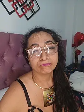 AlessandraLeroy online show from 05-19-26, 12:59