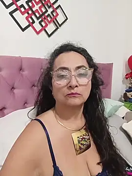 AlessandraLeroy online show from 05-20-26, 12:40