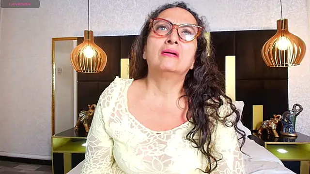 AlessandraLeroy online show from 11-21-25, 02:27