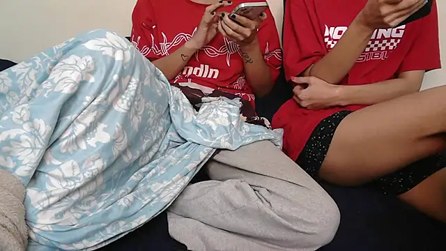 Snapshot of NaughtyThrouple007 chatting on 11-20-25, 07:31 NaughtyThrouple007 online show from 11-20-25, 07:31