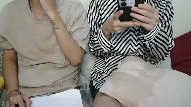 Snapshot of NaughtyThrouple007 chatting on 10-04-25, 06:31 NaughtyThrouple007 online show from 10-04-25, 06:31