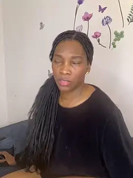 Nahomy gree online show from 11-17-25, 05:00