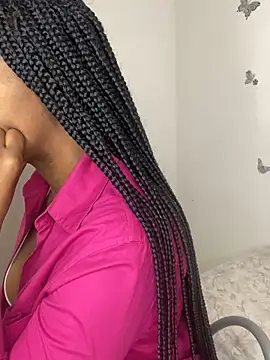 Nahomy gree online show from 10-04-25, 06:15