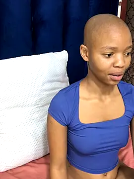 BondiBitch online show from 11-05-25, 02:14