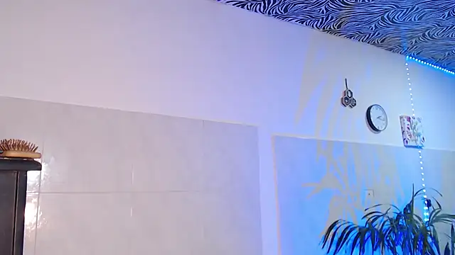 KimberlyXtreme online show from 05-09-26, 01:42