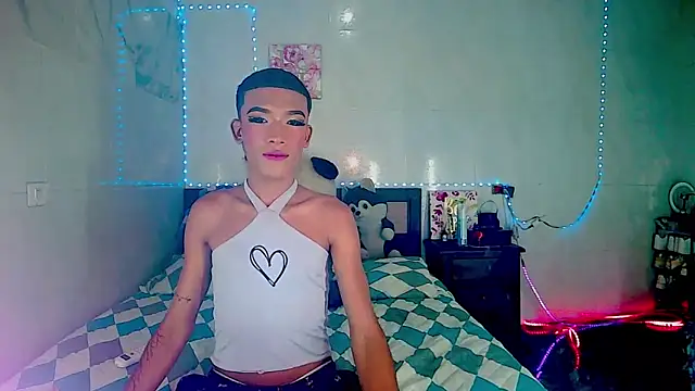 KimberlyXtreme online show from 10-30-25, 04:04