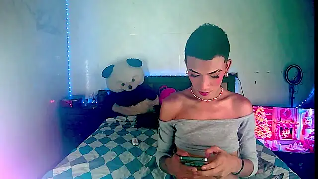 KimberlyXtreme online show from 12-19-25, 01:02