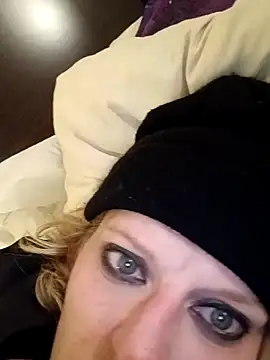 KITTYBOOBOOFUXX online show from 11-08-25, 07:45