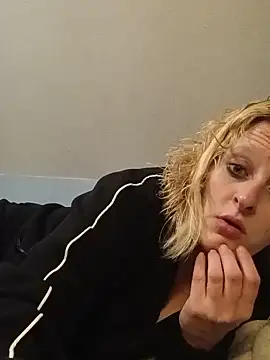 Snapshot of KITTYBOOBOOFUXX chatting on 06-17-26, 05:51 KITTYBOOBOOFUXX online show from 06-17-26, 05:51