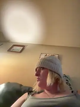 KITTYBOOBOOFUXX online show from 02-02-26, 05:28