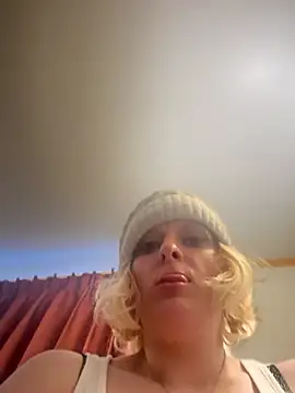 KITTYBOOBOOFUXX online show from 02-03-26, 10:04