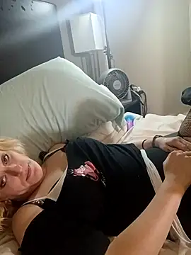 KITTYBOOBOOFUXX online show from 11-25-25, 10:15