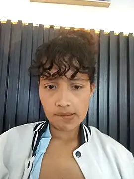 Snapshot of Arihsay_evans chatting on 10-08-25, 12:39 Arihsay evans online show from 10-08-25, 12:39