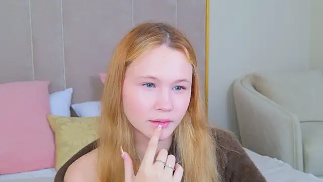 Snapshot of AmeliRoyse chatting on 05-15-26, 05:11 AmeliRoyse online show from 05-15-26, 05:11