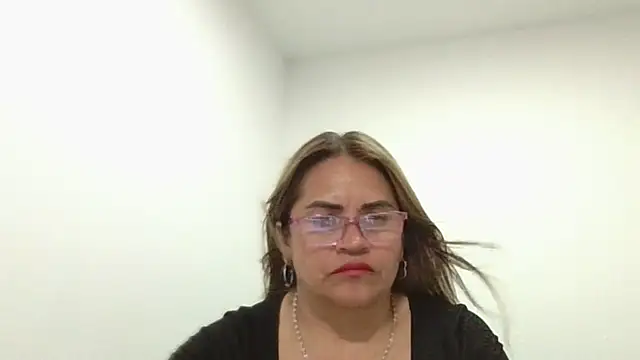 Snapshot of Milena_Foox chatting on 07-14-26, 03:33 Milena Foox online show from 07-14-26, 03:33