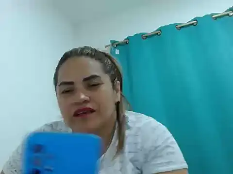 Snapshot of Milena_Foox chatting on 12-18-25, 01:11 Milena Foox online show from 12-18-25, 01:11