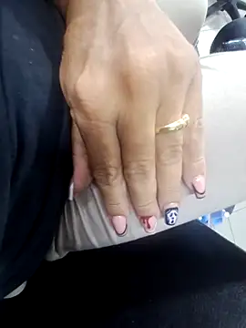 Snapshot of Milena_Foox chatting on 10-18-25, 12:01 Milena Foox online show from 10-18-25, 12:01