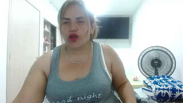 Snapshot of Milena_Foox chatting on 03-04-26, 04:20 Milena Foox online show from 03-04-26, 04:20