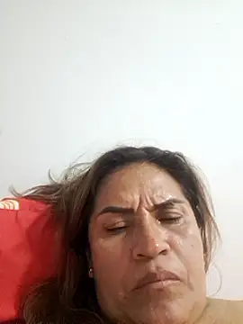 Snapshot of Milena_Foox chatting on 03-17-25, 08:40 Milena Foox online show from 03-17-25, 08:40