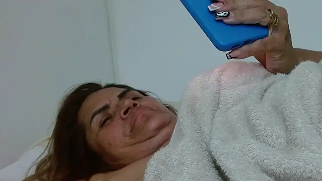 Snapshot of Milena_Foox chatting on 11-08-25, 06:55 Milena Foox online show from 11-08-25, 06:55