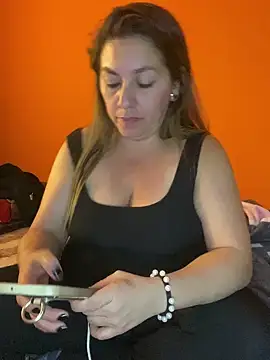 Luna-nevada online show from 11-16-25, 04:50