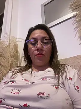 Luna-nevada online show from 05-18-26, 02:12