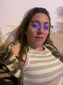 Luna-nevada online show from 05-19-26, 01:56