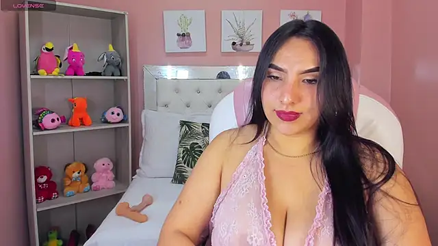 Snapshot of Sophie_Grays_ chatting on 04-27-26, 03:21 Sophie Grays online show from 04-27-26, 03:21