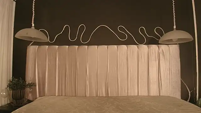 Zhally Dee online show from 02-19-26, 07:55