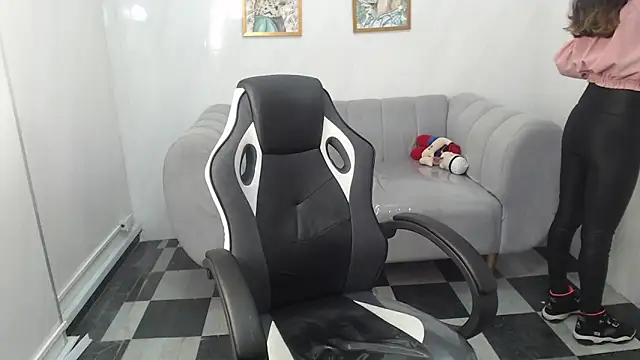  wendy b online show from 09-19-25, 08:02