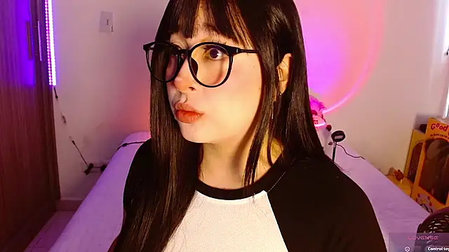 Oliviargf online show from 03-27-26, 01:12