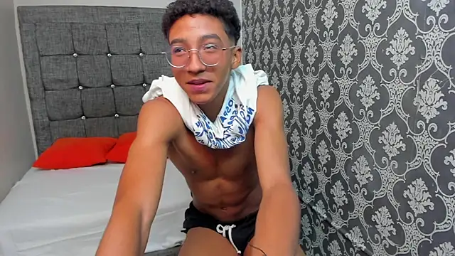 Snapshot of Danny_Twink20 chatting on 03-21-25, 08:39 Danny Twink20 online show from 03-21-25, 08:39