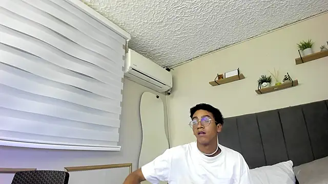 Snapshot of Danny_Twink20 chatting on 03-15-25, 07:31 Danny Twink20 online show from 03-15-25, 07:31