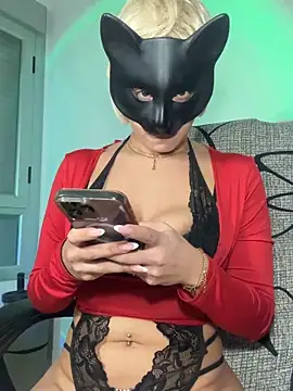 Hannah Kiim online show from 03-25-26, 11:47