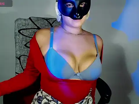 Snapshot of Hannah_Kiim chatting on 10-19-25, 10:29 Hannah Kiim online show from 10-19-25, 10:29
