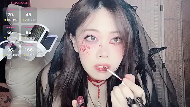 Cocobee online show from 10-25-25, 04:51