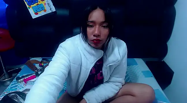 Snapshot of XxxReinaSexyBodyxxX777 chatting on 03-11-25, 01:12 XxxReinaSexyBodyxxX777 online show from 03-11-25, 01:12