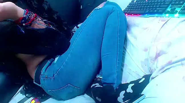 Snapshot of XxxReinaSexyBodyxxX777 chatting on 03-22-25, 01:41 XxxReinaSexyBodyxxX777 online show from 03-22-25, 01:41