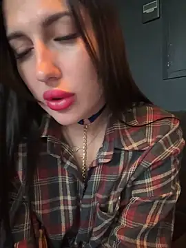 Snapshot of AleksandraRich chatting on 03-21-25, 06:05 AleksandraRich online show from 03-21-25, 06:05
