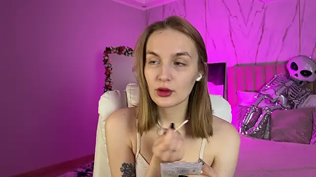  Vikky Moon  online show from 11-13-25, 12:58