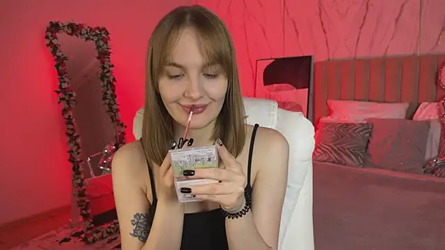  Vikky Moon  online show from 11-18-25, 12:37