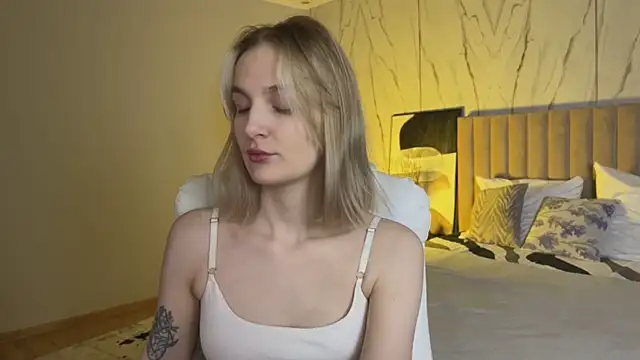  Vikky Moon  online show from 04-23-26, 01:01