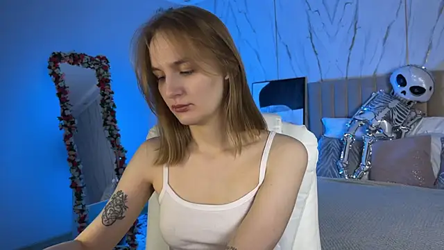  Vikky Moon  online show from 11-15-25, 12:58