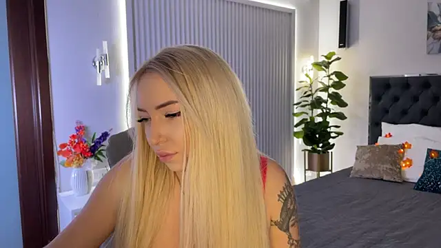 OhMyEmma online show from 10-07-25, 01:28