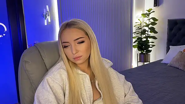 OhMyEmma online show from 11-03-25, 01:33