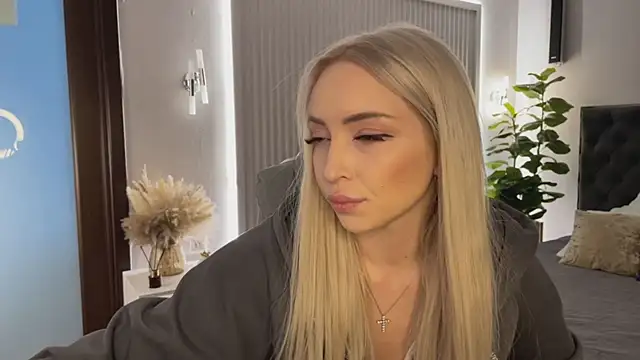 OhMyEmma online show from 04-13-26, 01:09