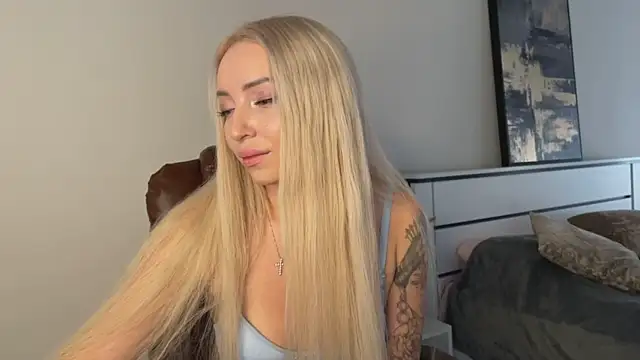 OhMyEmma online show from 07-18-26, 02:09