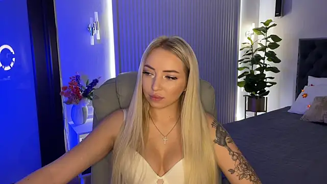 OhMyEmma online show from 10-21-25, 01:05